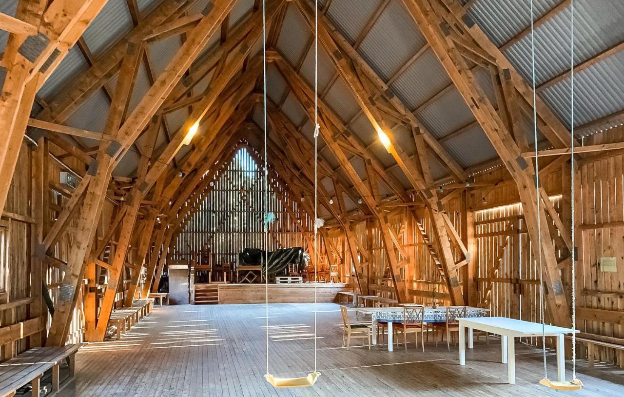 2 Bedroom Awesome Home In Vaestervik エクステリア 写真